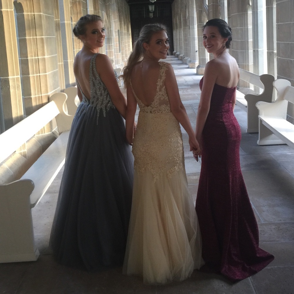 Prom dress - Picture 2 of 2